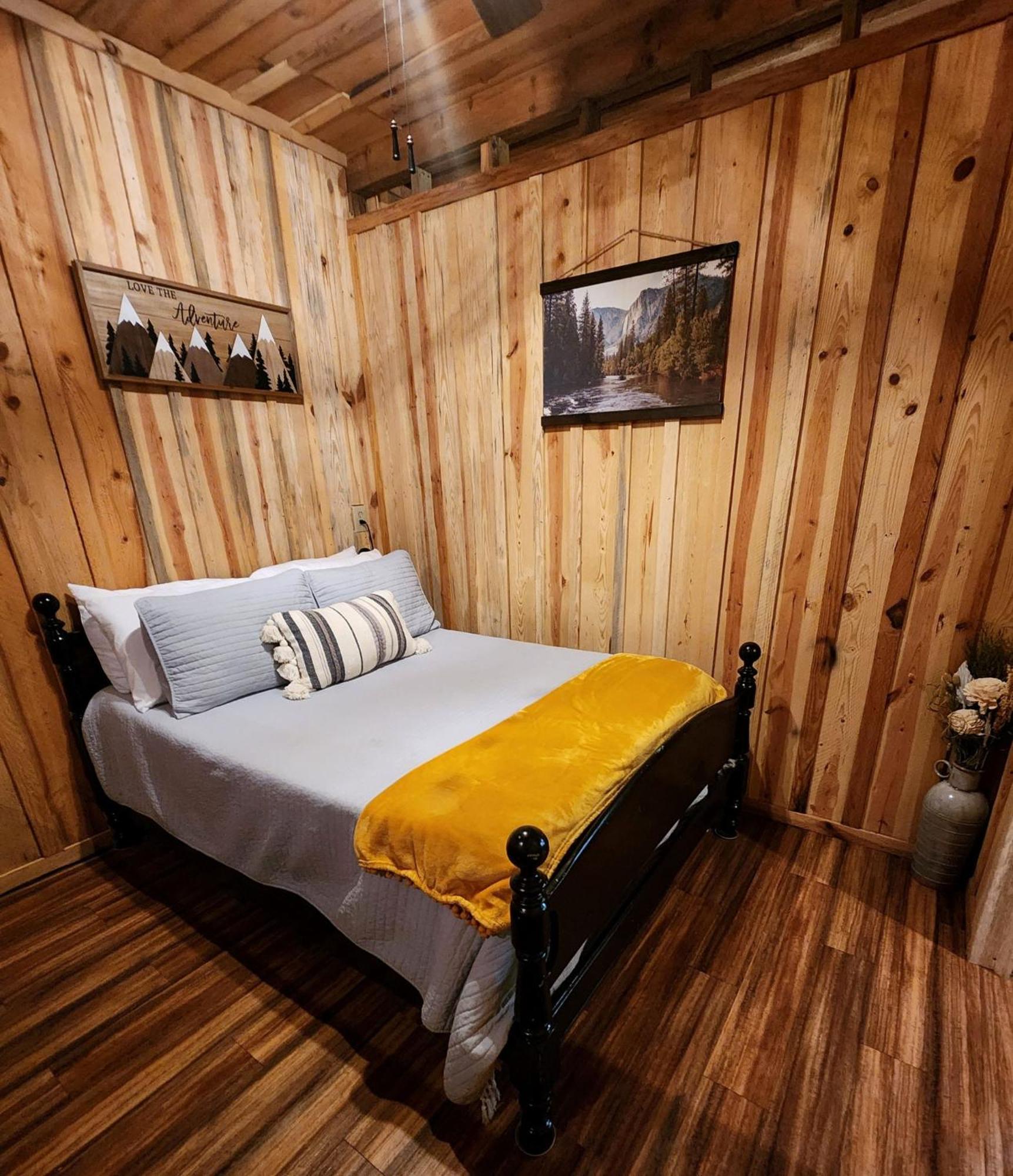 Unique Country Cabin Meets Farmhouse Modern!!! Mena Eksteriør billede