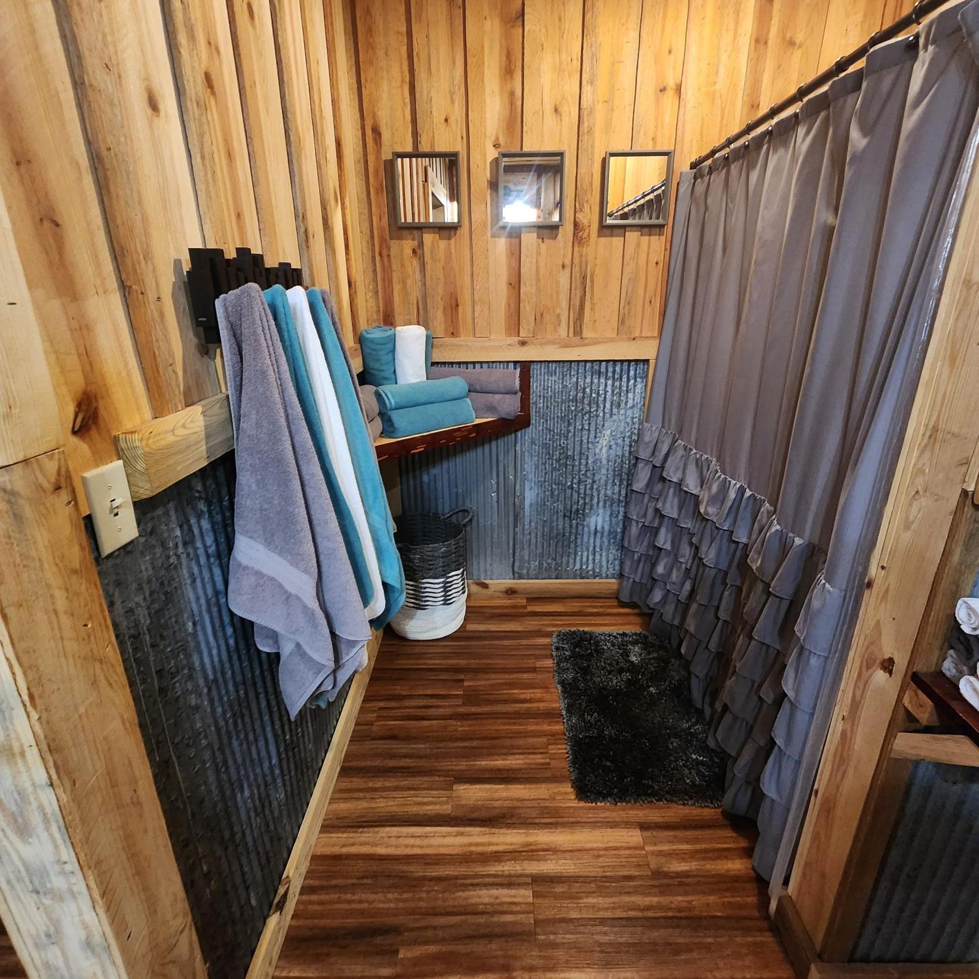 Unique Country Cabin Meets Farmhouse Modern!!! Mena Eksteriør billede