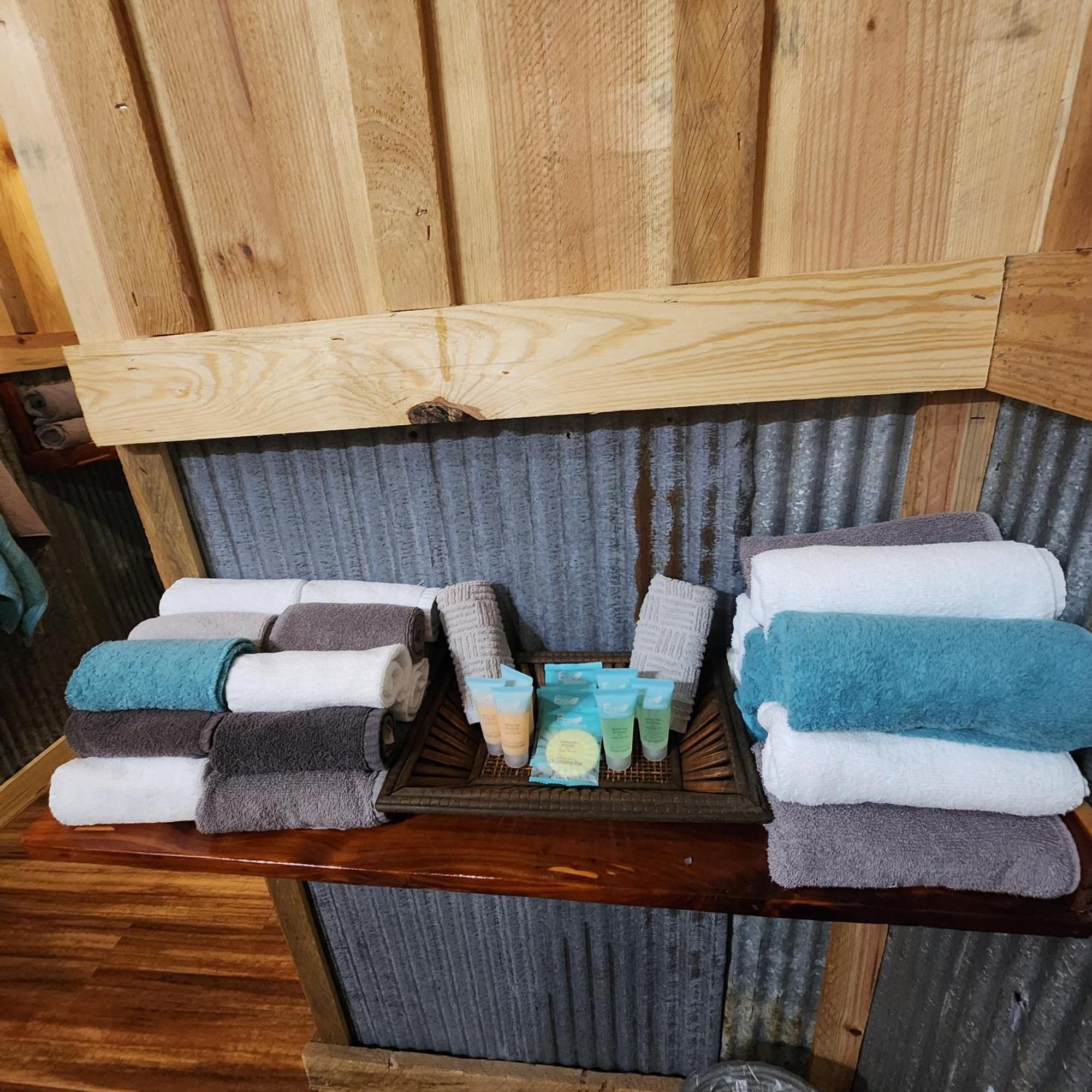 Unique Country Cabin Meets Farmhouse Modern!!! Mena Eksteriør billede