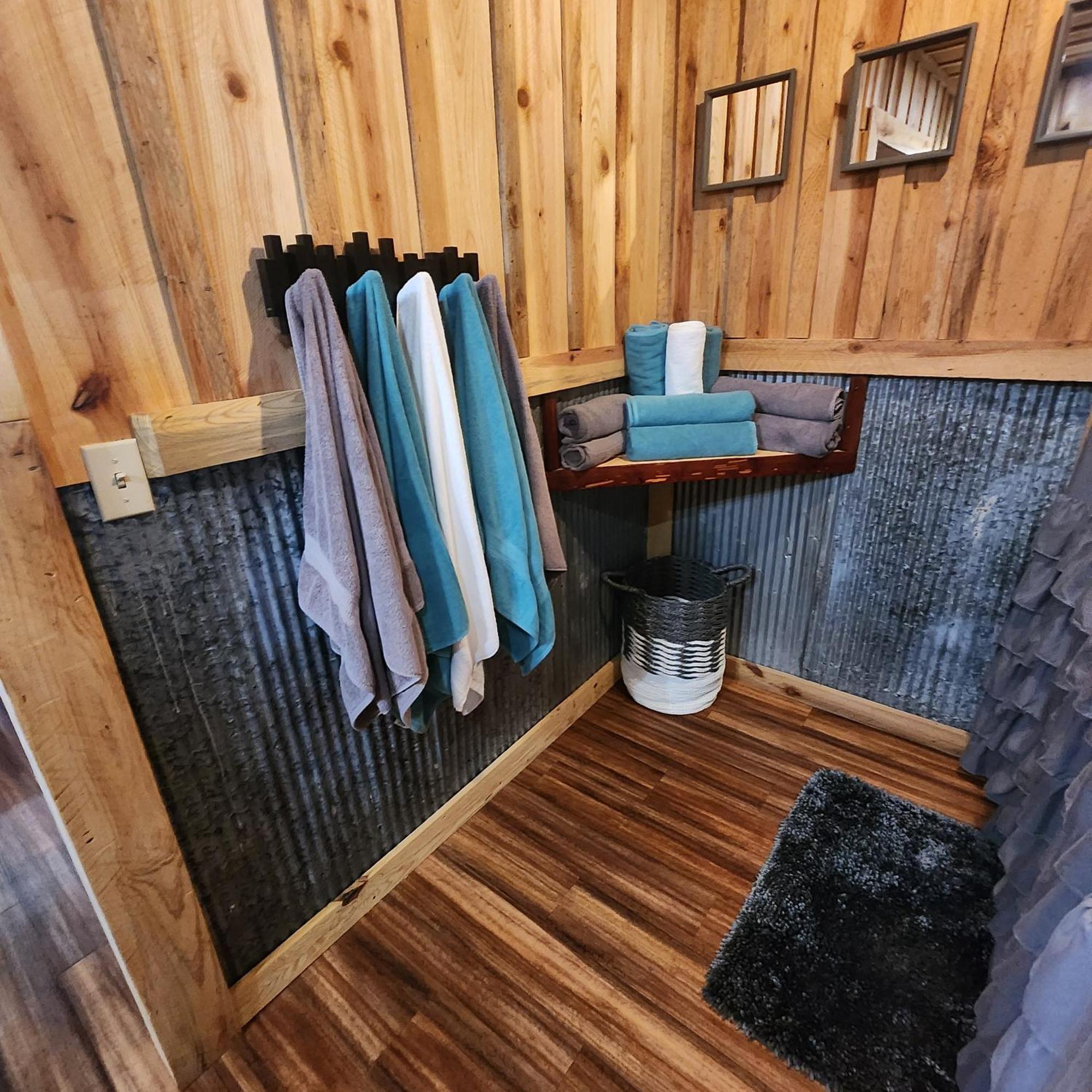 Unique Country Cabin Meets Farmhouse Modern!!! Mena Eksteriør billede
